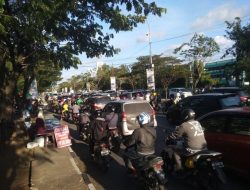 Jalan Poros Makassar–Maros Macet Malam Ini, Kendaraan Mengular 1,5 Km