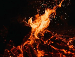 Insiden Tragis! Pria di Maros Bakar Rumah Akibat Depresi Usai Ditinggal Keluarga